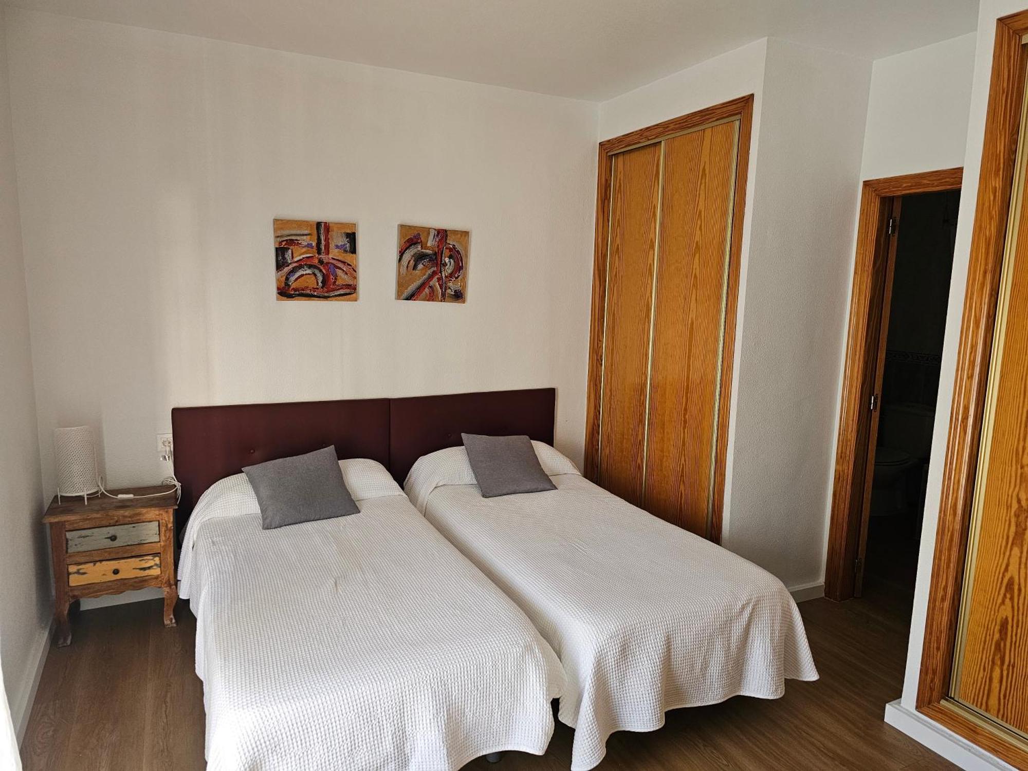 Apartamentos Plaza Аликанте Стая снимка