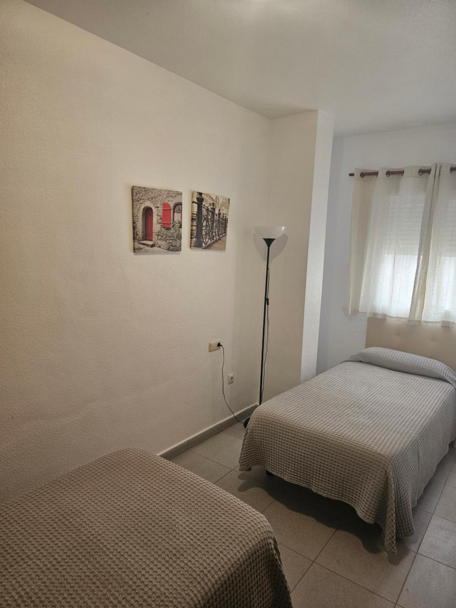 Apartamentos Plaza Аликанте Стая снимка
