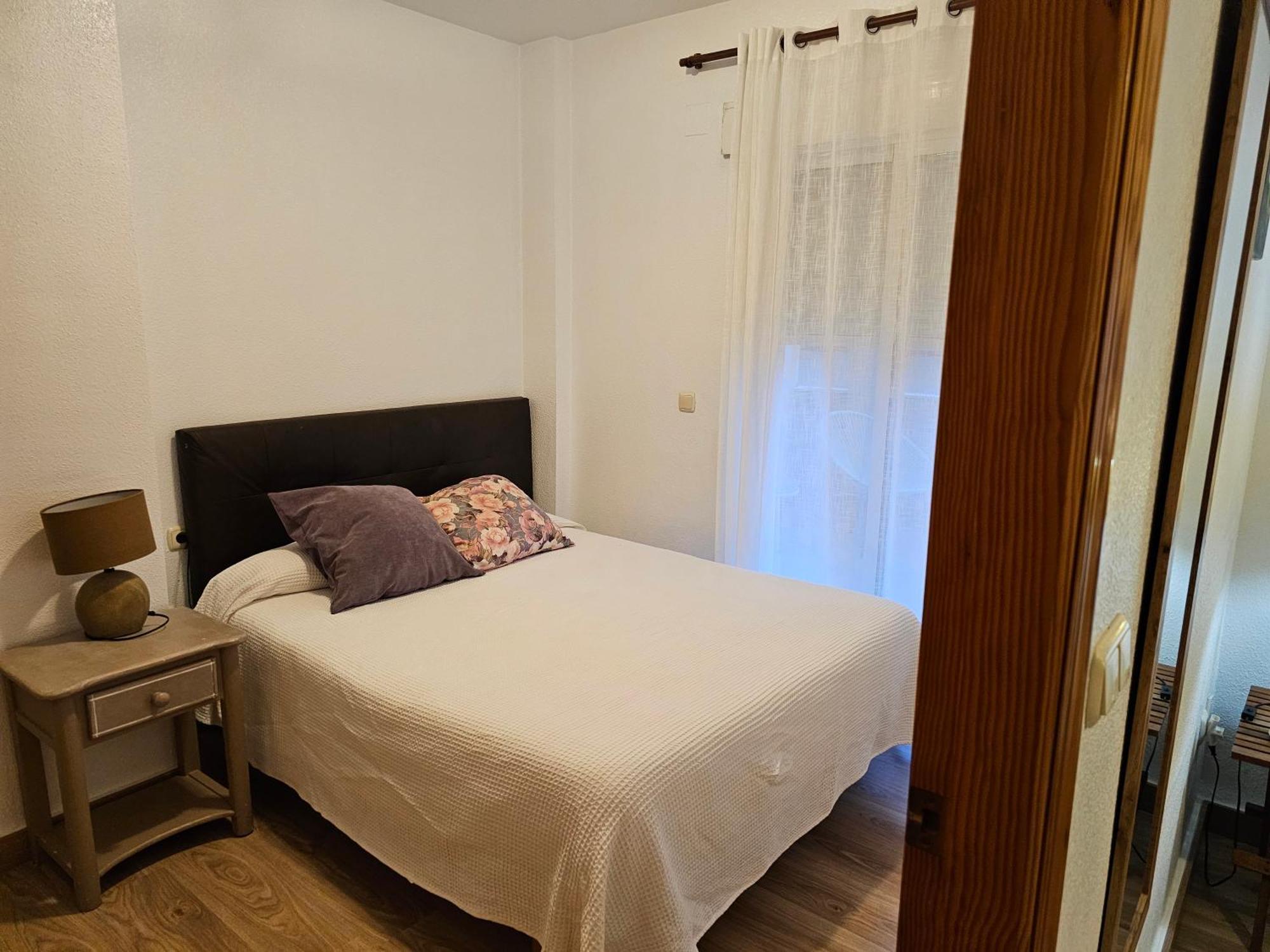 Apartamentos Plaza Аликанте Стая снимка