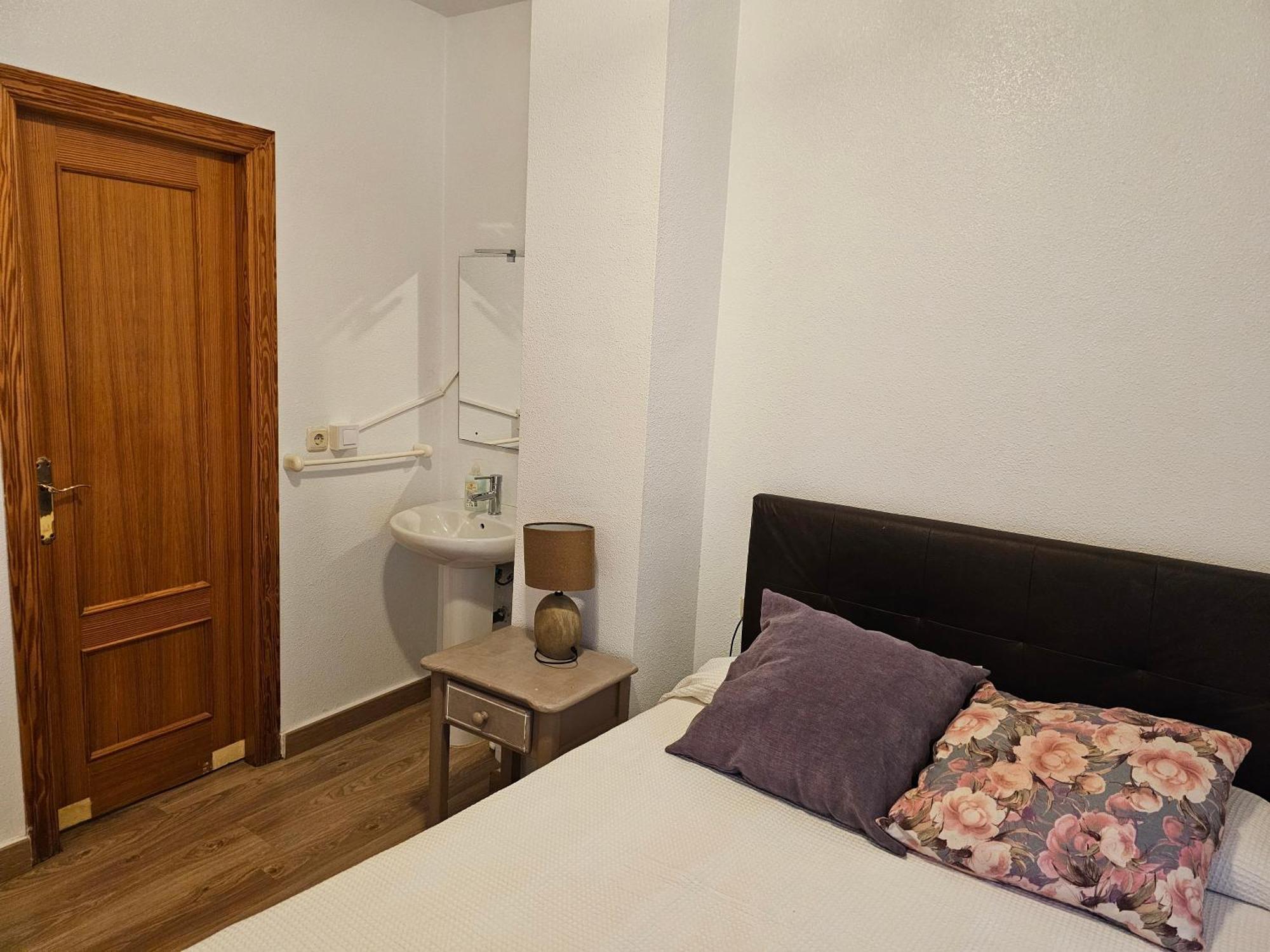 Apartamentos Plaza Аликанте Стая снимка