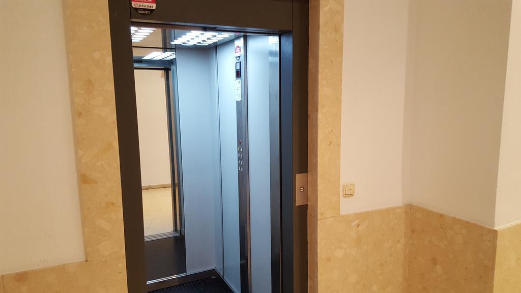 Apartamentos Plaza Аликанте Екстериор снимка